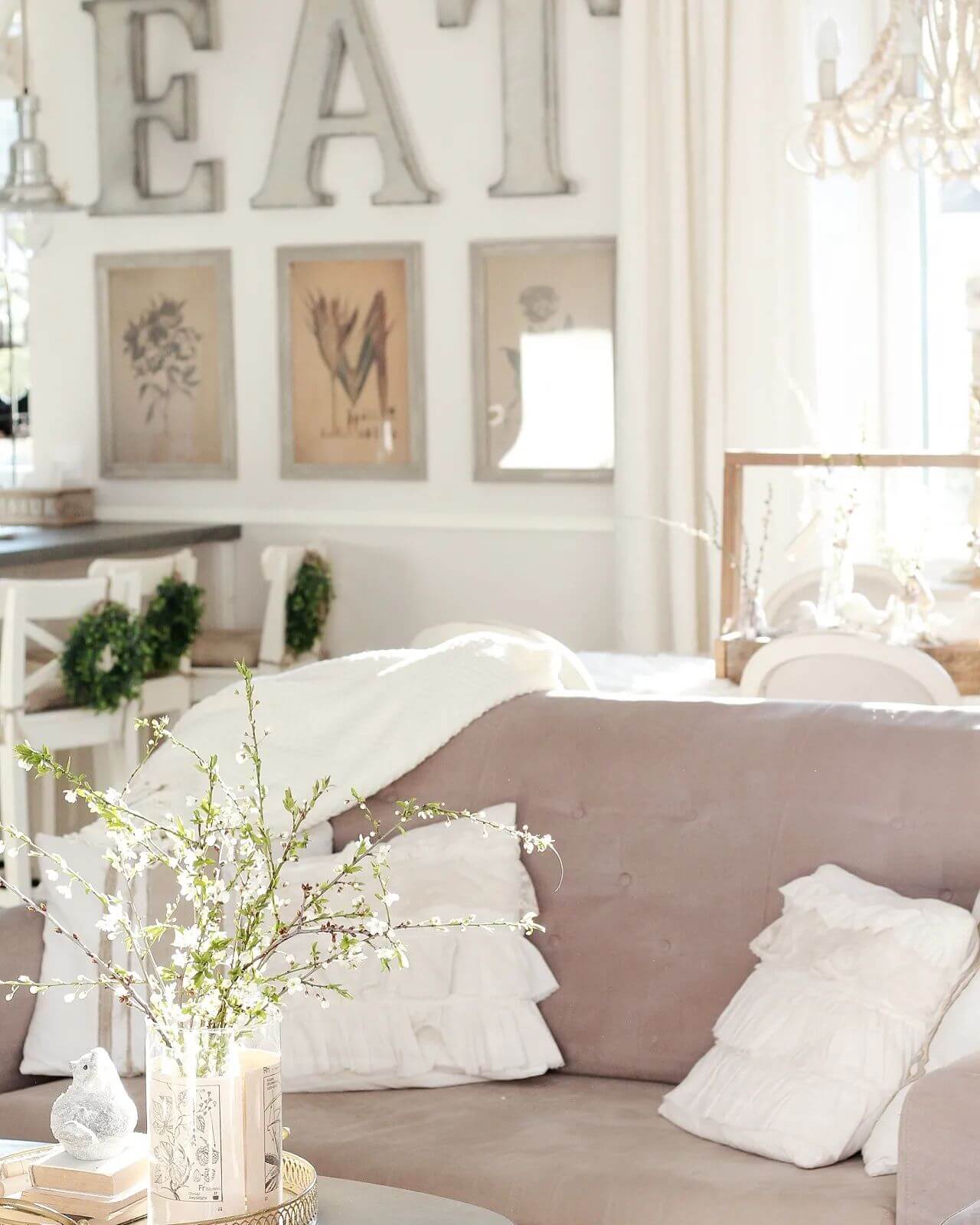 Change your sofa for spring! 5 sofa covers you should try