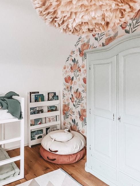 How to furnish a children's room - the right furniture